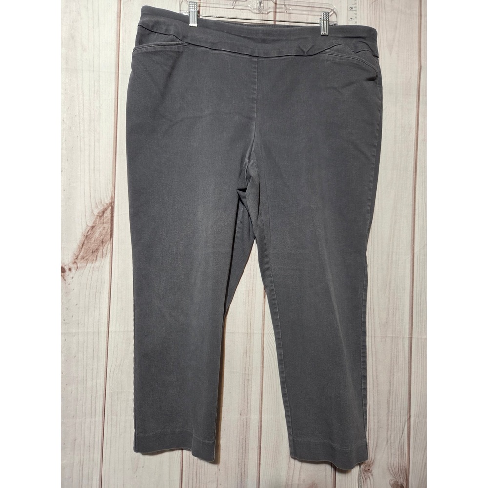 Croft & Borrow Women's Plus 20W Short Gray Effortless Stretch Pants‎